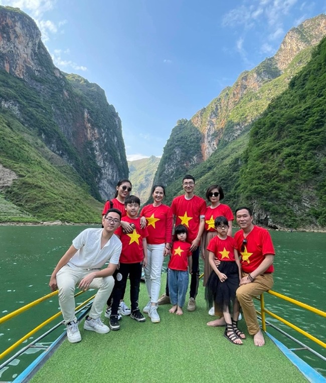 Mẹ Đức (Thương Ngày Nắng Về): Ngoài đời là mẹ chồng amp;#34;rất khônamp;#34;, có mối tình hơn 30 năm với người đàn ông amp;#34;kiệm lời yêuamp;#34; - 12