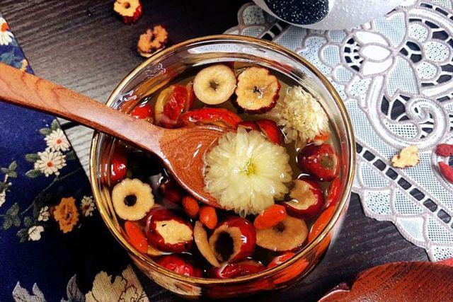 Ngâm hoa cúc với quả này để uống tương đương chạy 3km, giúp giảm cân, ngừa bệnh tim, sống thọ - 2