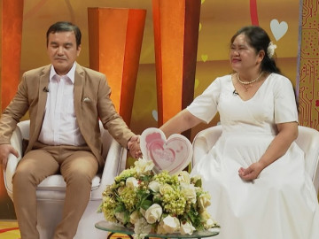 Chồng U50 lần đầu biết yêu, vợ chủ động hôn, chuyện ấy cũng bẽn lẽn: Em chỉ anh đi!