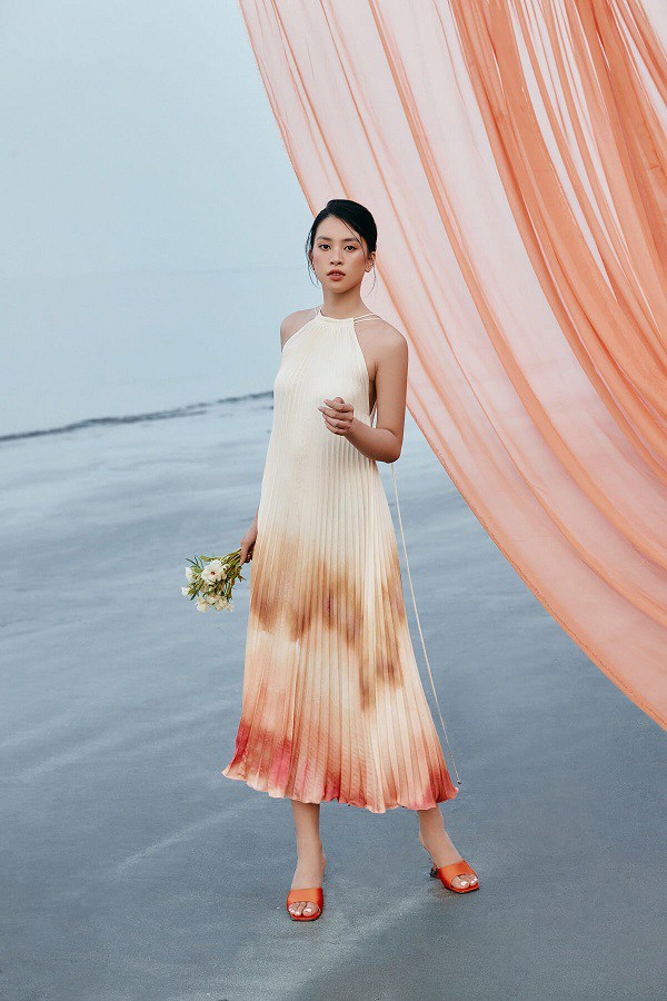 Những mẫu váy đầm đi biển cực xinh cho mùa hè - sakurafashion.vn