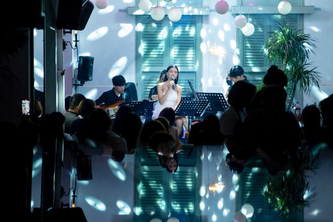 Hà Nhi: Từ ca sĩ đi xin hát phòng trà cho đến giọng hát amp;#34;triệu người mêamp;#34;, amp;#34;gây sốtamp;#34; cõi mạng - 6