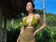 Thời trang - Mỹ nữ Quảng Ninh xăm hình ngay giữa vòng 1, phải ăn mặc xẻ sâu mới khoe được điểm đắc địa