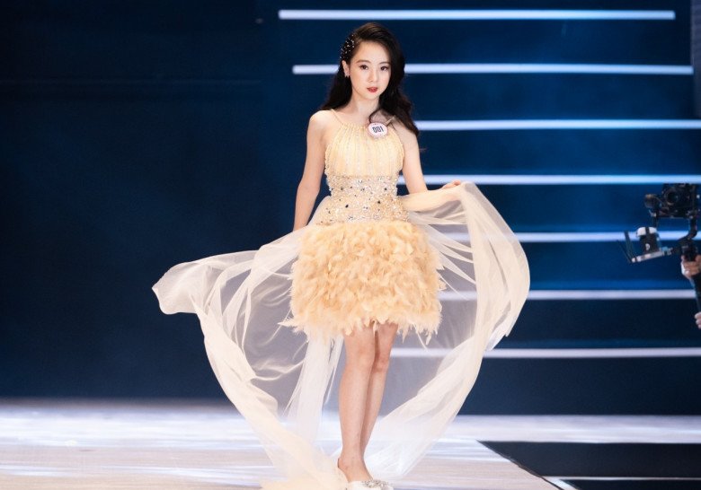 Bé gái Hà Nội đạt giải amp;#34;gương mặt đẹp nhất 2022amp;#34;, 13 tuổi được 3000 người theo dõi - 7