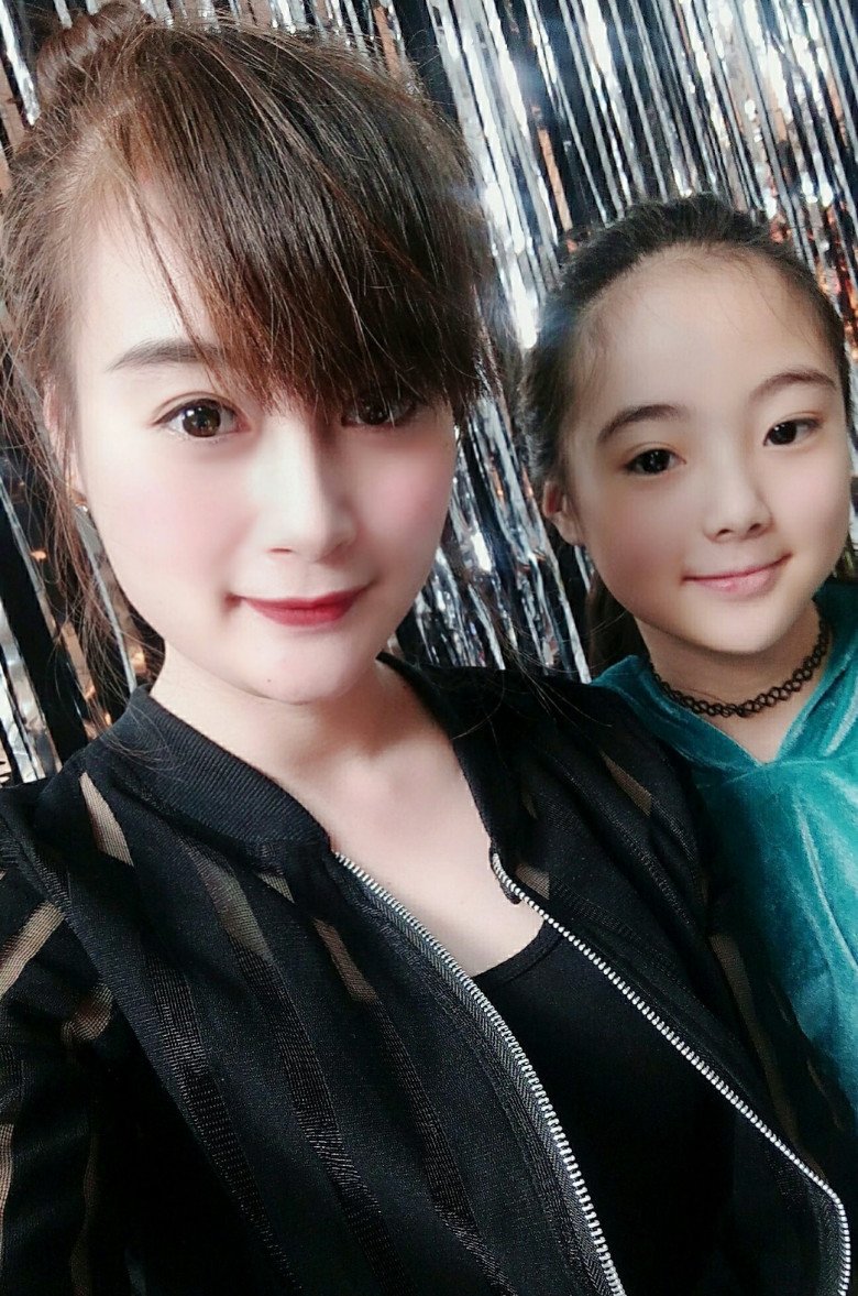 Bé gái Hà Nội đạt giải amp;#34;gương mặt đẹp nhất 2022amp;#34;, 13 tuổi được 3000 người theo dõi - 8