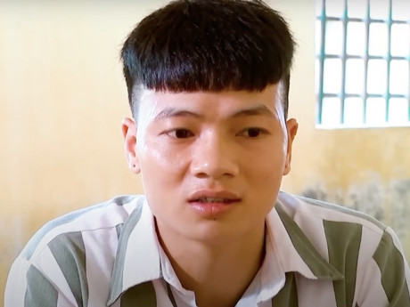 Hình ảnh Khá Bảnh ở trong tù lên sóng truyền hình khiến CĐM xôn xao: Ngoại hình hiện tại gây bất ngờ