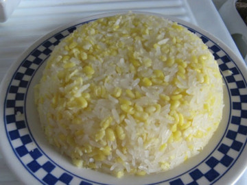 Cách nấu xôi đậu xanh dẻo ngon, thơm nức cho mâm cỗ cúng Rằm tháng 7