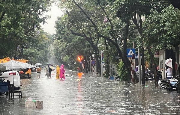 Dự báo thời tiết ngày 11/08: Hà Nội, Quảng Ninh mưa lớn có nguy cơ ngập lụt - 1