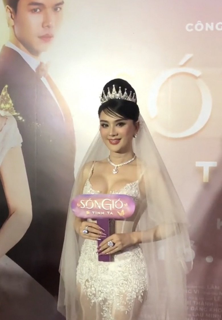 Lâm Khánh Chi được Angela Phương Trinh gọi là công chúa, U50 đọ sắc đàn em vẫn mơn mởn đáng nể  - 11