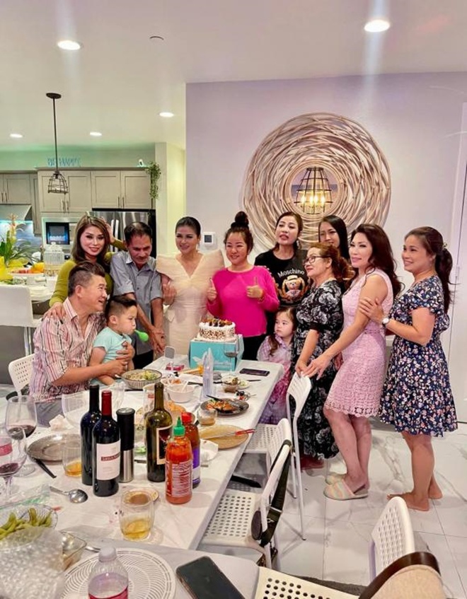 Sao Việt 24h: Tim đăng ảnh amp;#34;cuối năm có cặp song sinhamp;#34;, Trương Quỳnh Anh ẩn ý về việc tìm người mới - 13