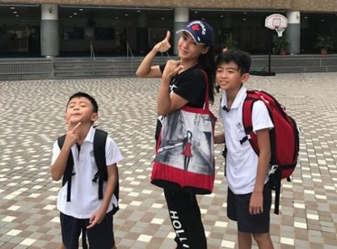 Trương Bá Chi trở thành mẹ đơn thân 1 mình nuôi 2 con sau khi ly hôn.