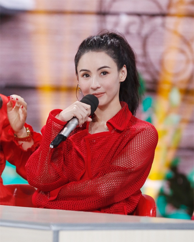 Trương Bá Chi được đánh giá là bà mẹ đơn thân mạnh mẽ.