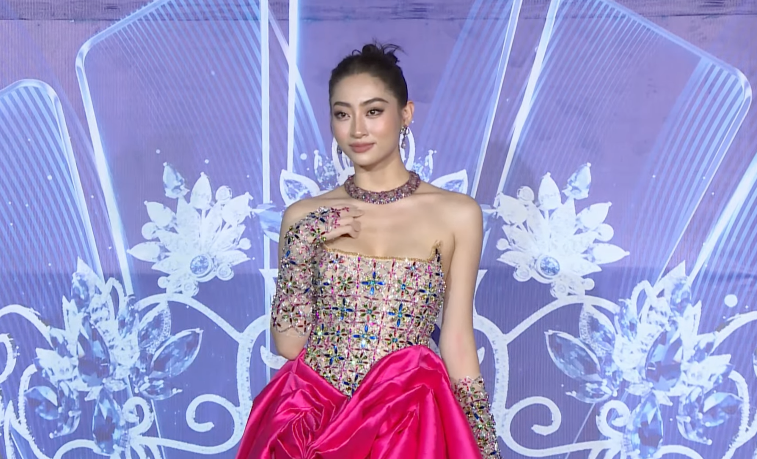 Trực tiếp chung kết Miss World Vietnam 2022: Tân Hoa hậu chính thức thuộc về Huỳnh Nguyễn Mai Phương - 42