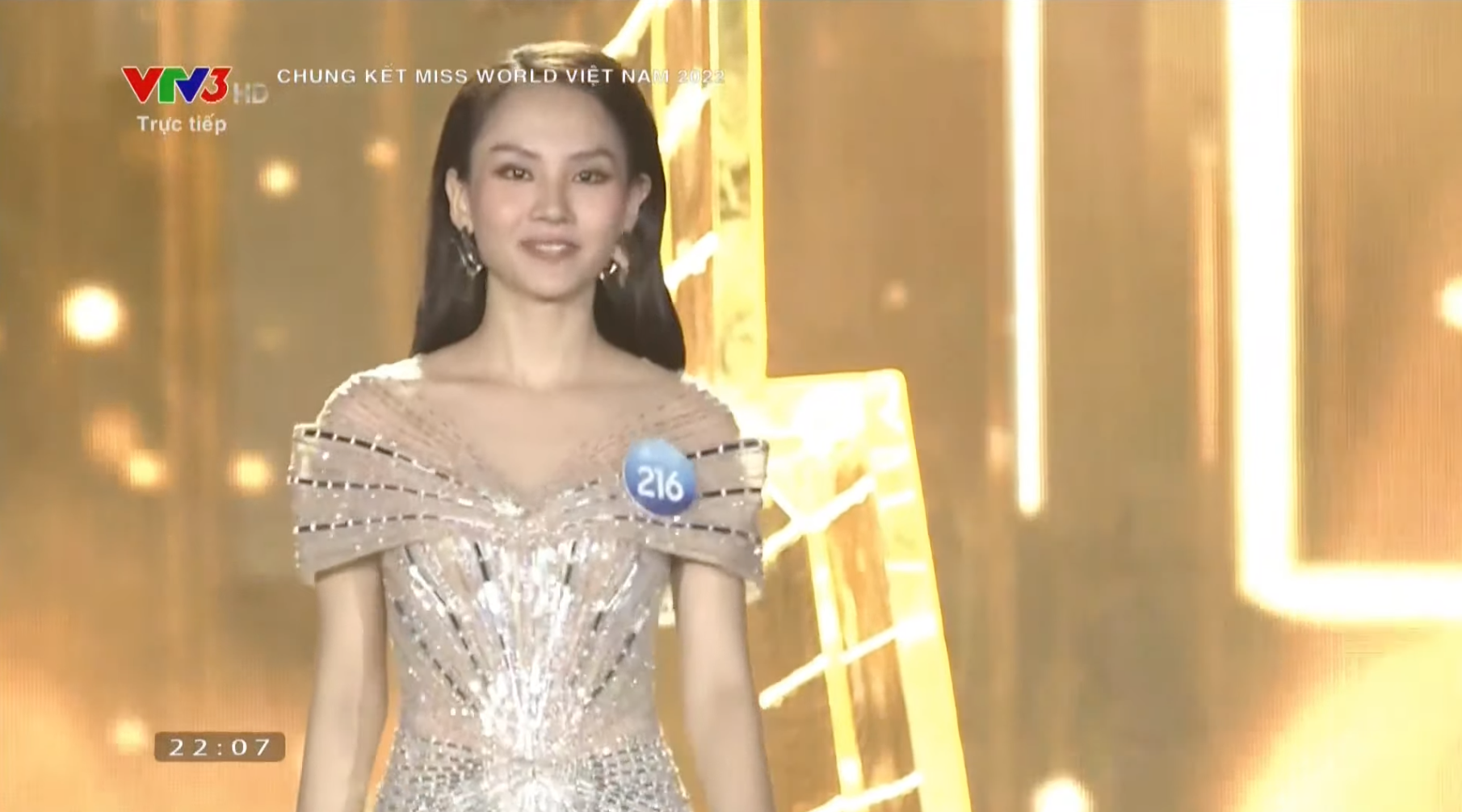 Trực tiếp chung kết Miss World Vietnam 2022: Tân Hoa hậu chính thức thuộc về Huỳnh Nguyễn Mai Phương - 17