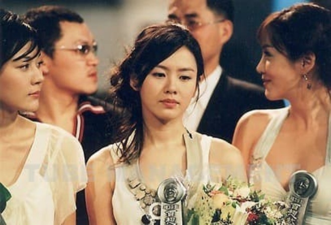Năm nhận được giải, Son Ye Jin còn là cô gái rất trẻ.