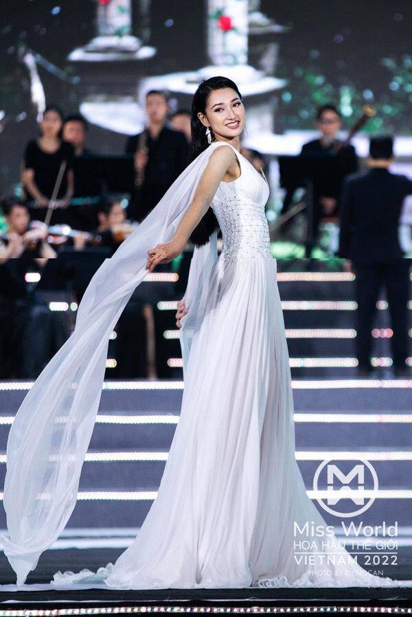 Chung kết Miss World Vietnam 2022: Nam Em bị tuột quai váy, Phương Linh suýt amp;#34;vồ ếchamp;#34; - 3