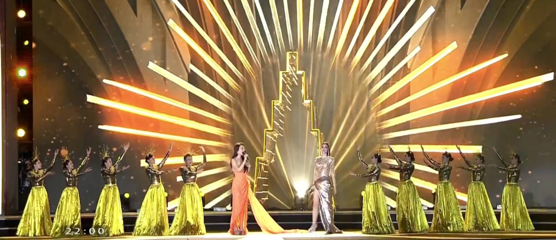 Trực tiếp chung kết Miss World Vietnam 2022: Tân Hoa hậu chính thức thuộc về Huỳnh Nguyễn Mai Phương - 20