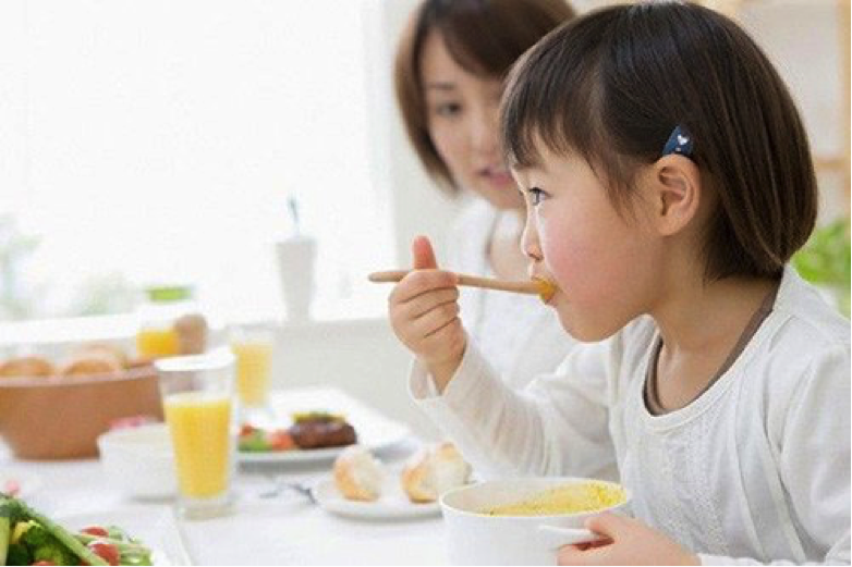 Trẻ em bị tiêu chảy nên ăn gì để cầm tiêu chảy? - 1