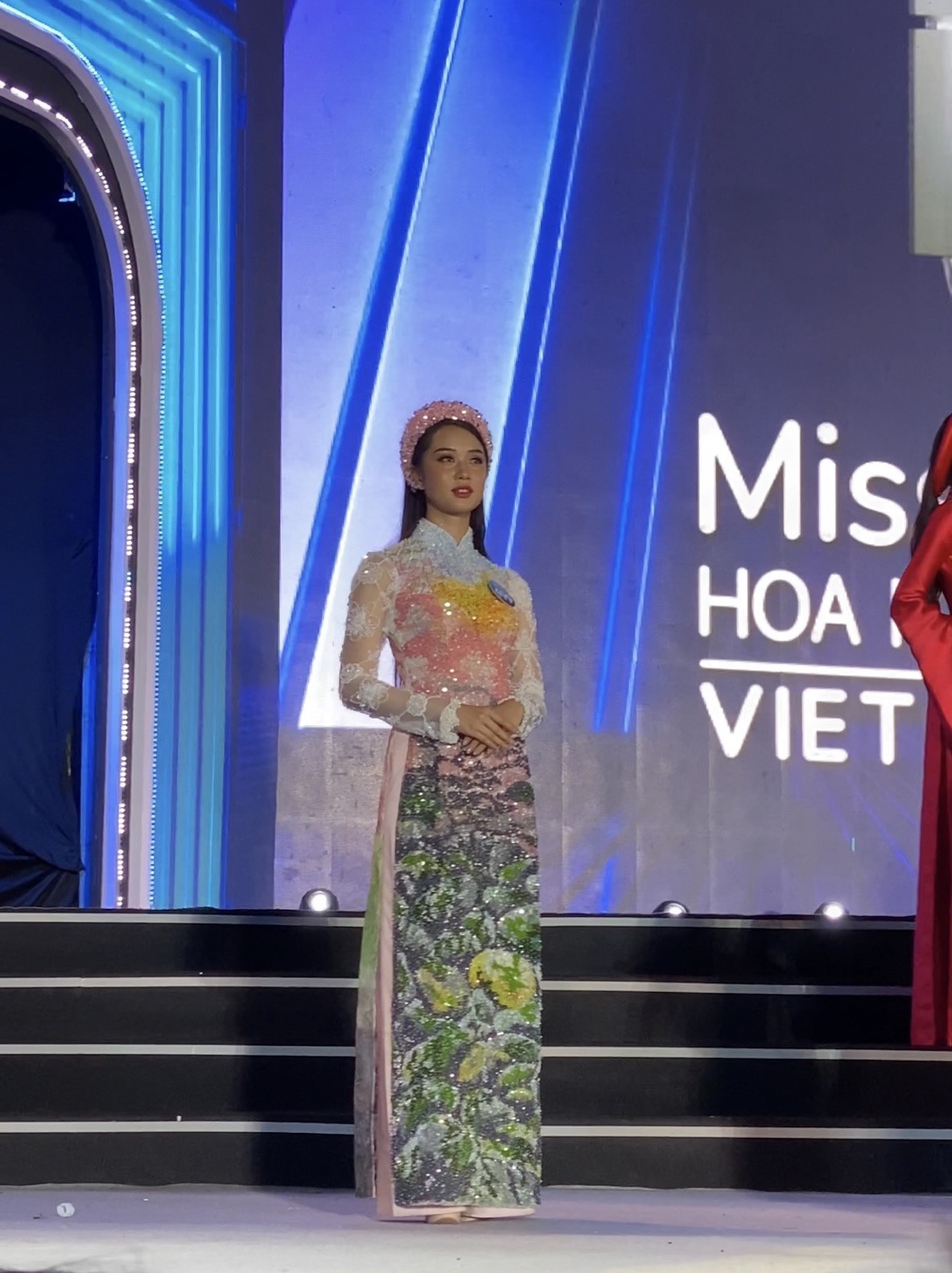 Trực tiếp chung kết Miss World Vietnam 2022: Tân Hoa hậu chính thức thuộc về Huỳnh Nguyễn Mai Phương - 35