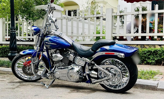 Tuấn Hưng khoe amp;#34;siêu mô tôamp;#34; sành điệu chẳng kém siêu xe 16 tỷ, xứng danh amp;#34;tay chơi Hà thànhamp;#34; - 2