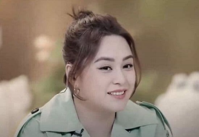 Có người cho rằng chuyện ly hôn khiến cô bất ổn về tâm lý dẫn đến tăng cân.