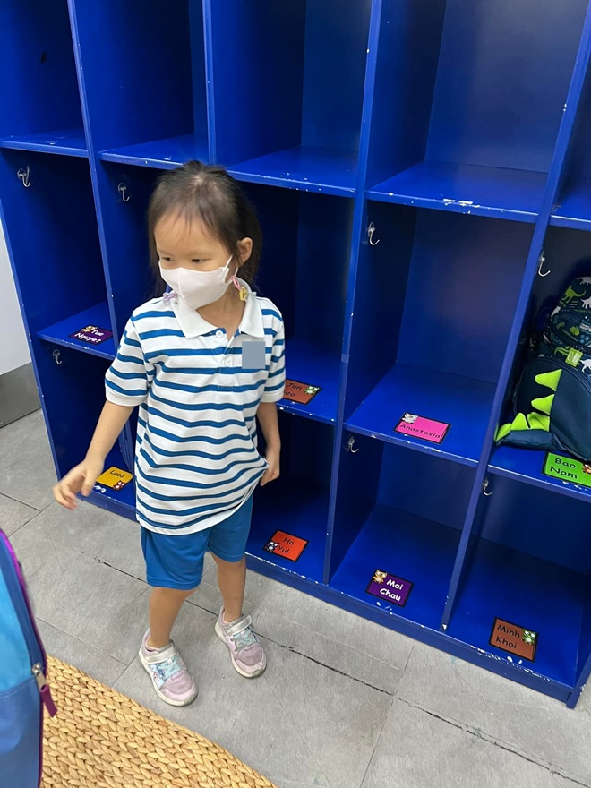 Con gái Phan Như Thảo thích được cả bố và mẹ đưa đi học. Vợ chồng cựu người mẫu cũng rất chiều con, cố gắng sắp xếp để thực hiện mong muốn này.