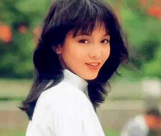 Trịnh Du Linh từng trẻ đẹp và nổi bật như thế này.
