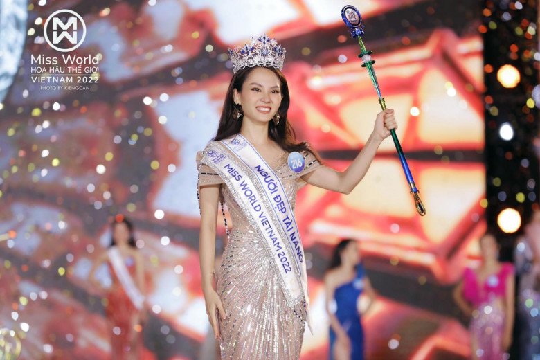 Vừa đăng quang, Tân Hoa hậu Huỳnh Nguyễn Mai Phương đã bị so sánh với Hoàng hậu phim cung đấu  - 1