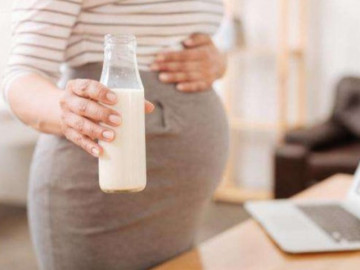 So sánh các loại sữa cho bà bầu: Sữa bột, sữa bột pha sẵn, sữa tươi, loại nào tốt?