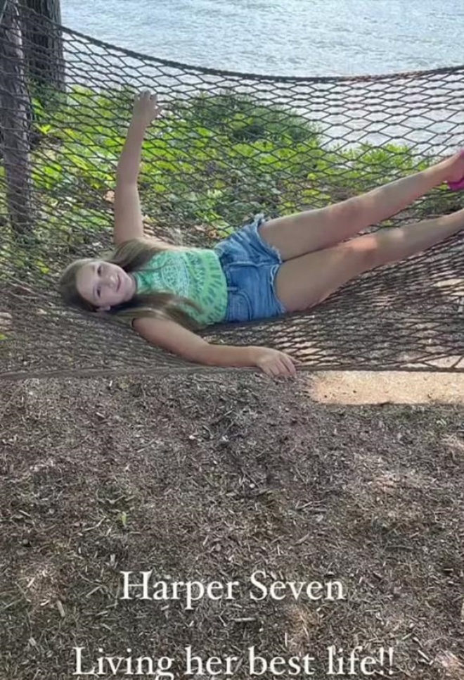 Harper từ bé đã được làm mọi thứ mình thích vì được bố mẹ yêu chiều.