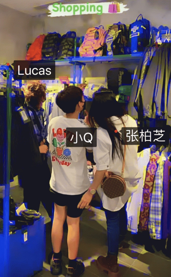 Trương Bá Chi nhiệt tình sắm đồ cho các con trai.