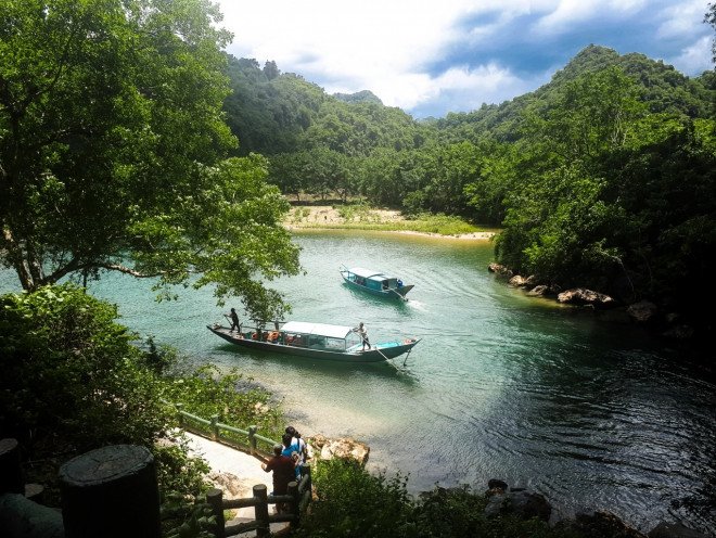 Khung cảnh thiên nhiên hùng vĩ