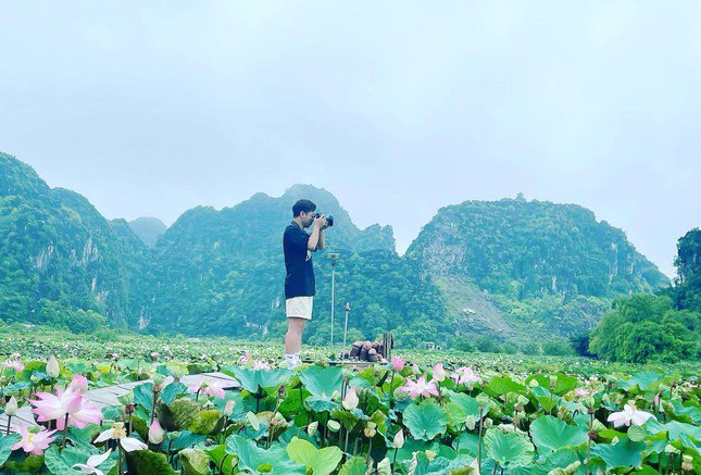 Ai ngờ tháng 8 mà Ninh Bình vẫn có sen nở rộ trái mùa, lên đường ngay thôi nào! - 5