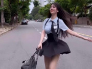 Thời trang - Có vòng 1 vượt ngưỡng 90cm, nữ sinh Sài Thành diện đồng phục như muốn bung cúc đến nơi