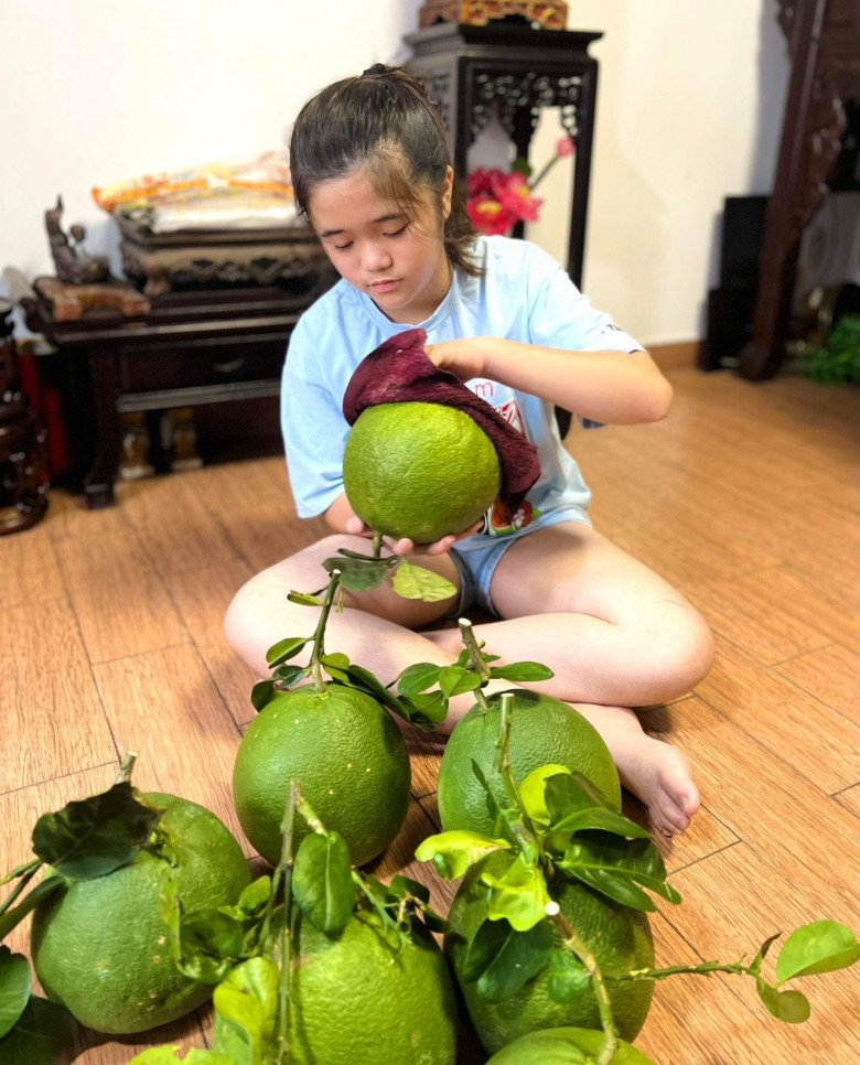 Thúy Nga tự hào con gái về Việt Nam giỏi giang hơn bên Mỹ: 11 tuổi tự đứng bếp nấu ăn, làm việc nhà - 11