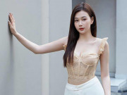 Thời trang - Thiên thần Quảng Trị khoe chân dài với đầm xuyên thấu, tiến vào đường đua Miss Grand Việt Nam