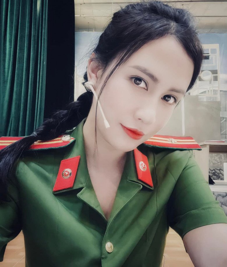 Tiểu tam bị ghét nhất ngoài đời làm Thiếu tá công an, trong một năm vừa sinh con thứ hai vừa tậu nhà mới. - 1