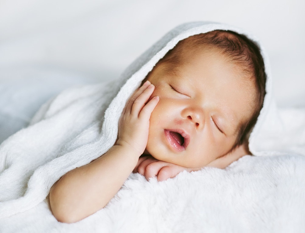 Trẻ sơ sinh đặc biệt vô cùng nhạy cảm với những thứ mặc trực tiếp trên người
