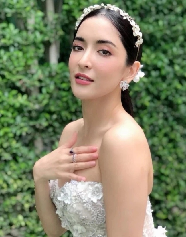 Đời thị phi của mỹ nhân lai Ấn: Bị tố làm amp;#34;tiểu tamamp;#34;, vướng vào đại án lừa đảo gần 10.000 người - 7