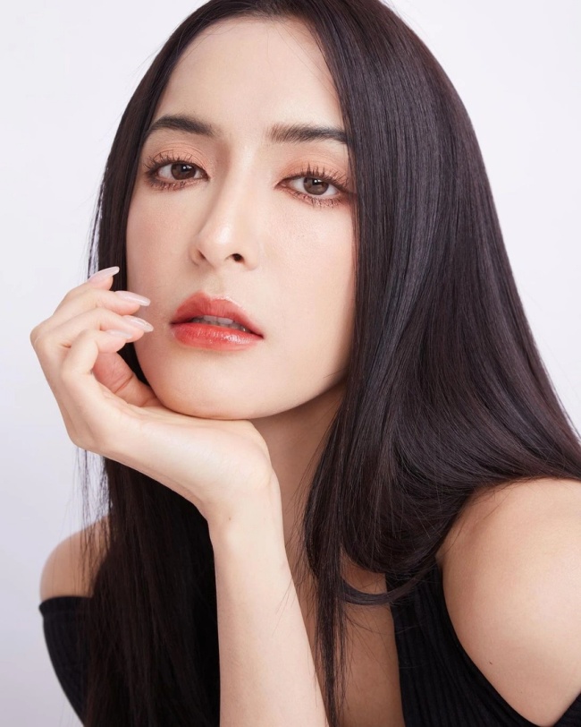 Đời thị phi của mỹ nhân lai Ấn: Bị tố làm amp;#34;tiểu tamamp;#34;, vướng vào đại án lừa đảo gần 10.000 người - 5