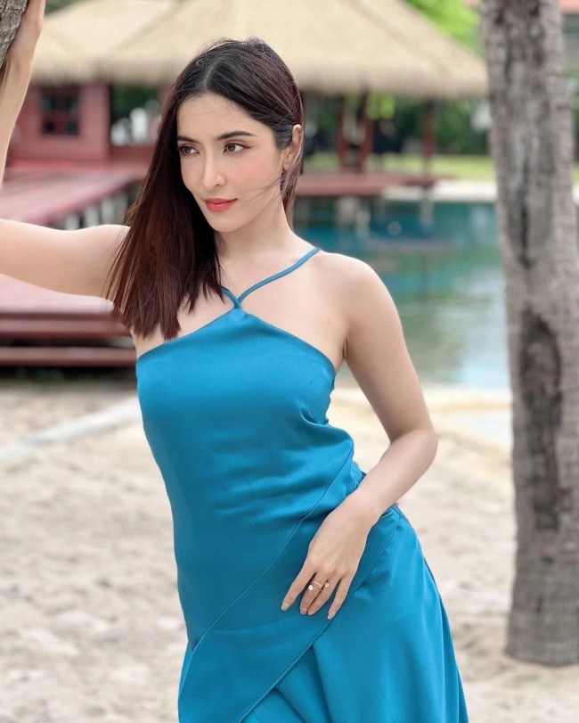 Đời thị phi của mỹ nhân lai Ấn: Bị tố làm amp;#34;tiểu tamamp;#34;, vướng vào đại án lừa đảo gần 10.000 người - 10