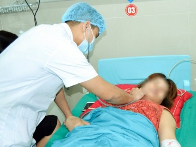 Người phụ nữ Hà Nội suýt mất mạng vì Spa ủ thuốc tê bằng màng bọc thực phẩm