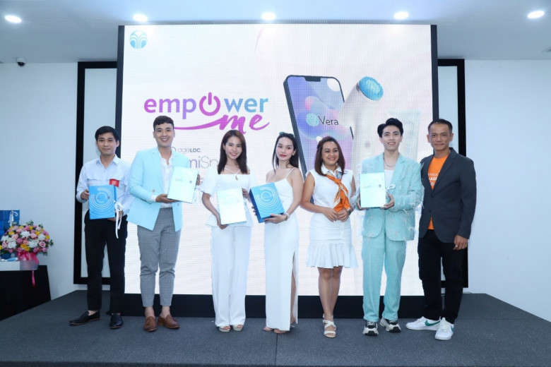 Kết hợp cùng ứng dụng Vera, ageLOC LumiSpa iO giúp cá nhân hóa và tối ưu hóa hiệu quả chăm sóc da.