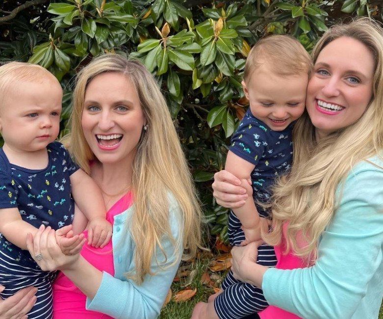 Twin sisters marry twins and have children together, do the two babies look the same? - 7