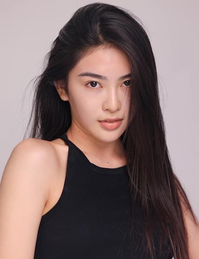 Mặt mộc trắng mịn tuyệt đẹp, nữ sinh 2K1 được khen đẹp như Hoa hậu đẹp nhất Hong Kong - 1