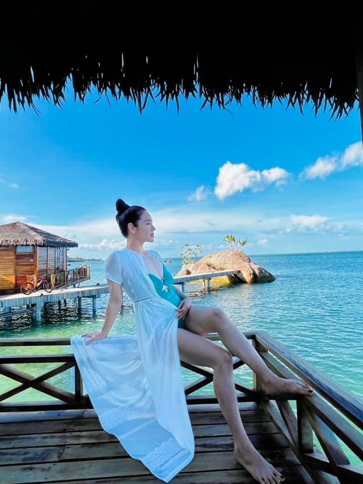 Mới ngày nào bị soi mỡ phì phèo, amp;#34;cô hầu gáiamp;#34; Nhật Kim Anh giờ mặc bikini khoe điểm hấp dẫn không cần chỉnh - 3