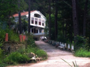 Tin tức - Căn biệt thự xinh đẹp tại Đà Lạt và lời đồn ma ám kỳ bí khiến bao người sợ hãi không dám đặt chân tới