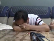 Làm vợ - Tân hôn mẹ vợ gọi điện tới, bà xã tức tốc ra khỏi nhà nhưng suốt 1 năm chưa quay về