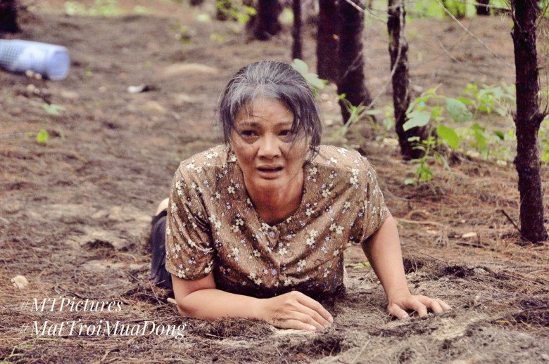 Người Phụ Nữ Châu Á Hình ảnh Bà Già Trong Căn Phòng Tối | Nền JPG Tải xuống  miễn phí - Pikbest