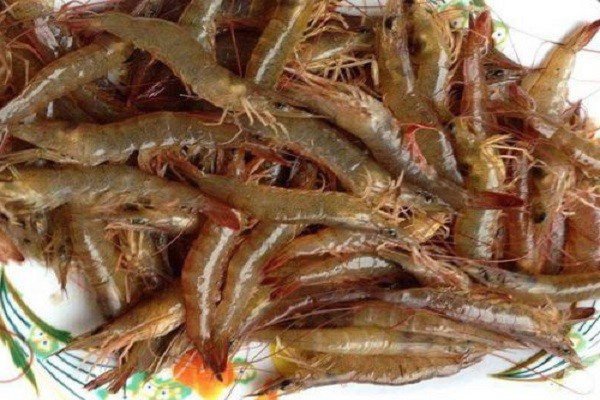 Tôm đất chủ yếu sống trong môi trường tự nhiên như sông, suối, rạch, ao đầm hay một lượng nhỏ có thể phát triển ở các vùng nước lợ nơi cửa sông.