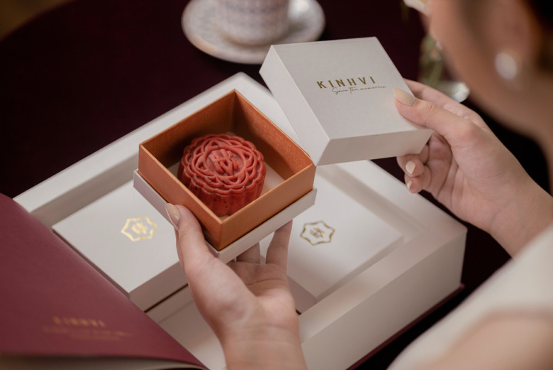 Nét độc đáo trong những chiếc bánh Trung thu Kinh Vĩ - 2